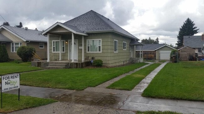 2108 W Montgomery Ave in Spokane, WA - Building Photo - Building Photo