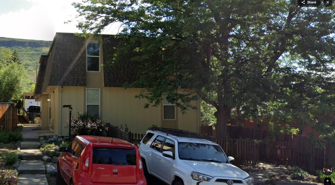 323 N Columbine St, Unit A in Golden, CO - Foto de edificio