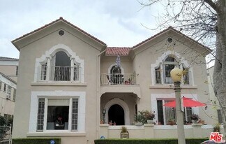 328 N Sycamore Ave in Los Angeles, CA - Building Photo