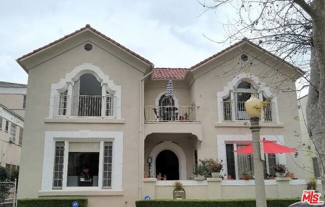 property at 328 N Sycamore Ave