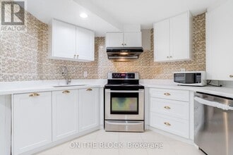 409 Silverthorne Crescent in Mississauga, ON - Building Photo - Building Photo