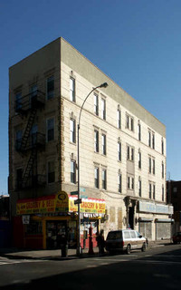 902 DeKalb Ave in Brooklyn, NY - Foto de edificio - Building Photo