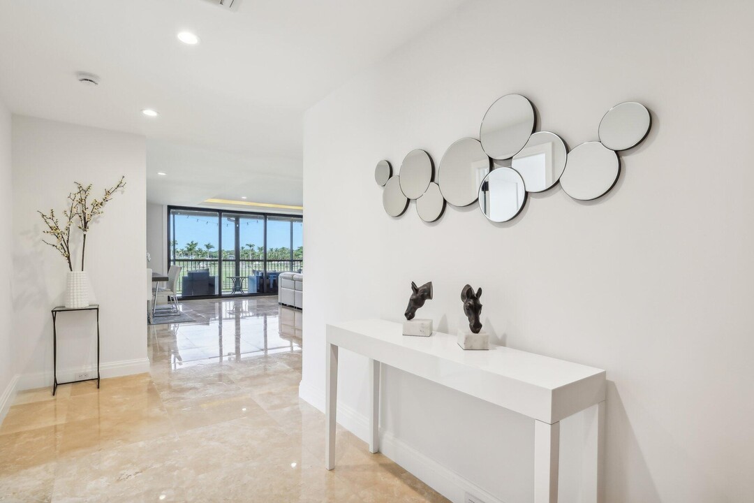 2785 Polo Island Dr in Wellington, FL - Building Photo