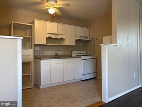 2842 S Iseminger St in Philadelphia, PA - Building Photo - Building Photo