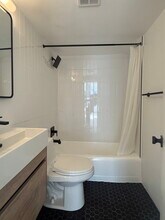 7545 E Treasure Dr, Unit 4i in North Bay Village, FL - Foto de edificio - Building Photo