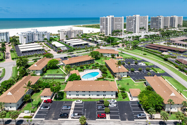 Sea Breeze West in Marco Island, FL - Foto de edificio - Building Photo