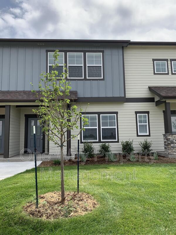 property at 1692 Grand Ave