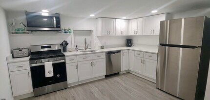 3 S Richards Ave-Unit -1  1st FLR in Ventnor City, NJ - Building Photo - Building Photo