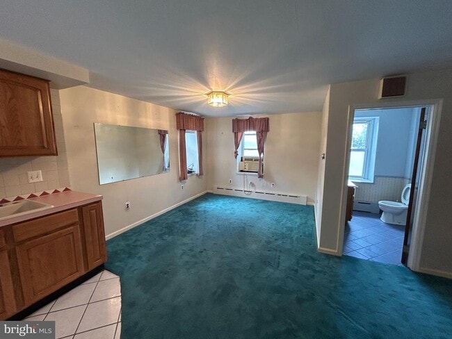 6502 Ridge Ave in Philadelphia, PA - Building Photo - Building Photo