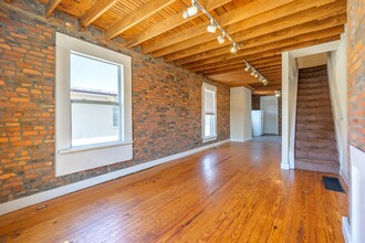 556-558-558 W 2nd Ave in Columbus, OH - Building Photo - Building Photo
