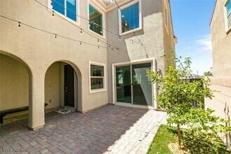 3054 Echoed Rondel Ln in Henderson, NV - Building Photo - Building Photo