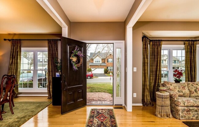 10532 Coral Berry Dr in Manassas, VA - Building Photo - Building Photo