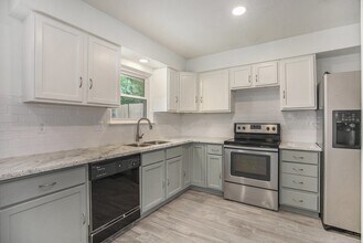22515 Colonialgate Dr in Spring, TX - Building Photo - Building Photo