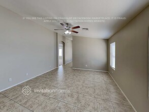 2325 W Hayden Peak Dr in San Tan Valley, AZ - Building Photo - Building Photo