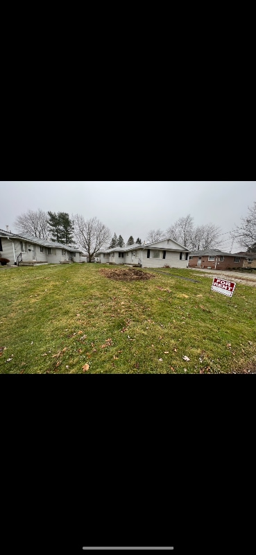 236 Kennedy St in Louisville, OH - Foto de edificio - Building Photo