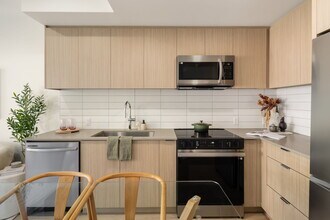 The Dunbar in Vancouver, BC - Building Photo - Building Photo