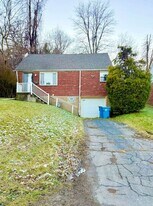 808 Parkway Ave in Pittsburgh, PA - Building Photo