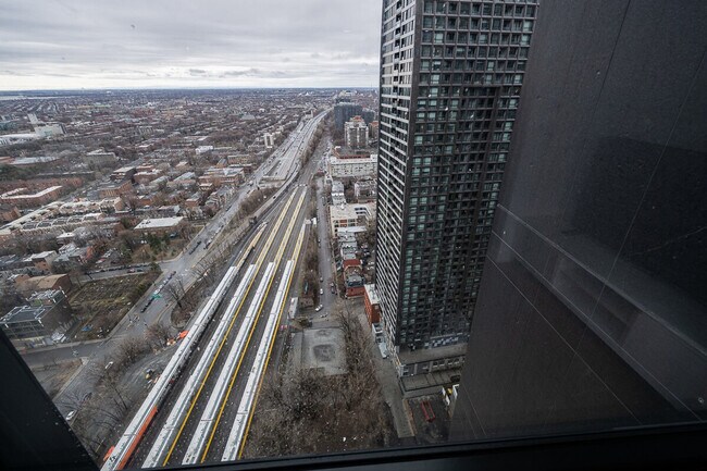 955 Rue Lucien-L'Allier in Montréal, QC - Building Photo - Building Photo
