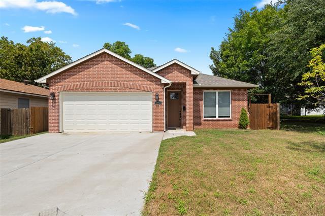 207 W Wilson Ave in Sherman, TX - Building Photo
