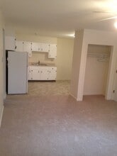 22 Daley St, Unit #1 in Leominster, MA - Building Photo - Building Photo
