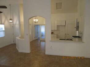 10619 Anacostia Way in Bakersfield, CA - Building Photo - Building Photo