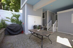 197 N St, Unit 1 in Boston, MA - Building Photo