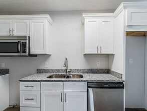 1151 Kentucky St, Unit 1 in Bowling Green, KY - Foto de edificio - Building Photo