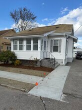 33 Rosegarden St in Warwick, RI - Building Photo - Building Photo