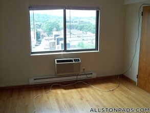 1110 Commonwealth Ave, Unit 517 in Boston, MA - Foto de edificio - Building Photo