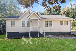 889 S Hairston Rd in Stone Mountain, GA - Building Photo