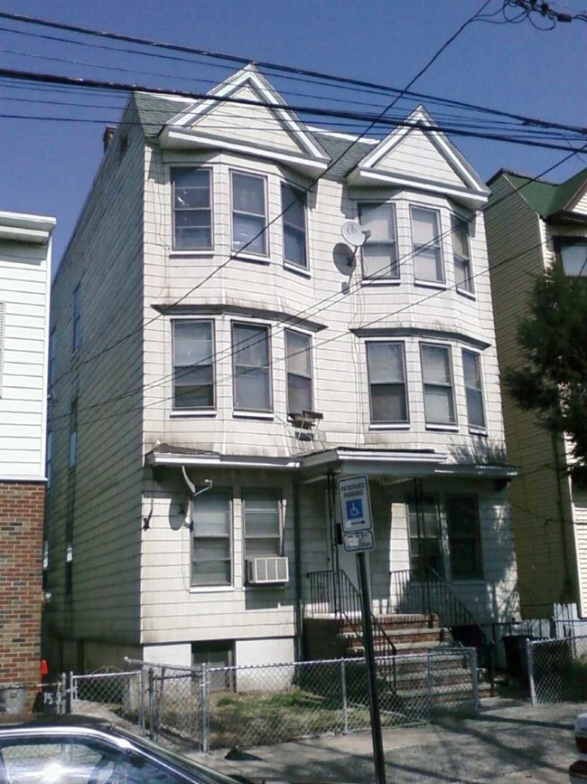 152 Boyd Ave in Jersey City, NJ - Building Photo - Building Photo