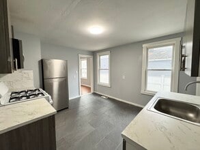 223 Cottage St in Bridgeport, CT - Building Photo - Building Photo