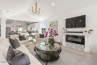 2181 Brookfield Dr in Thousand Oaks, CA - Building Photo - Building Photo