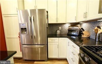 42677 Wardlaw Terrace in Ashburn, VA - Building Photo - Building Photo