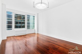 2 Water St in New York, NY - Building Photo - Building Photo