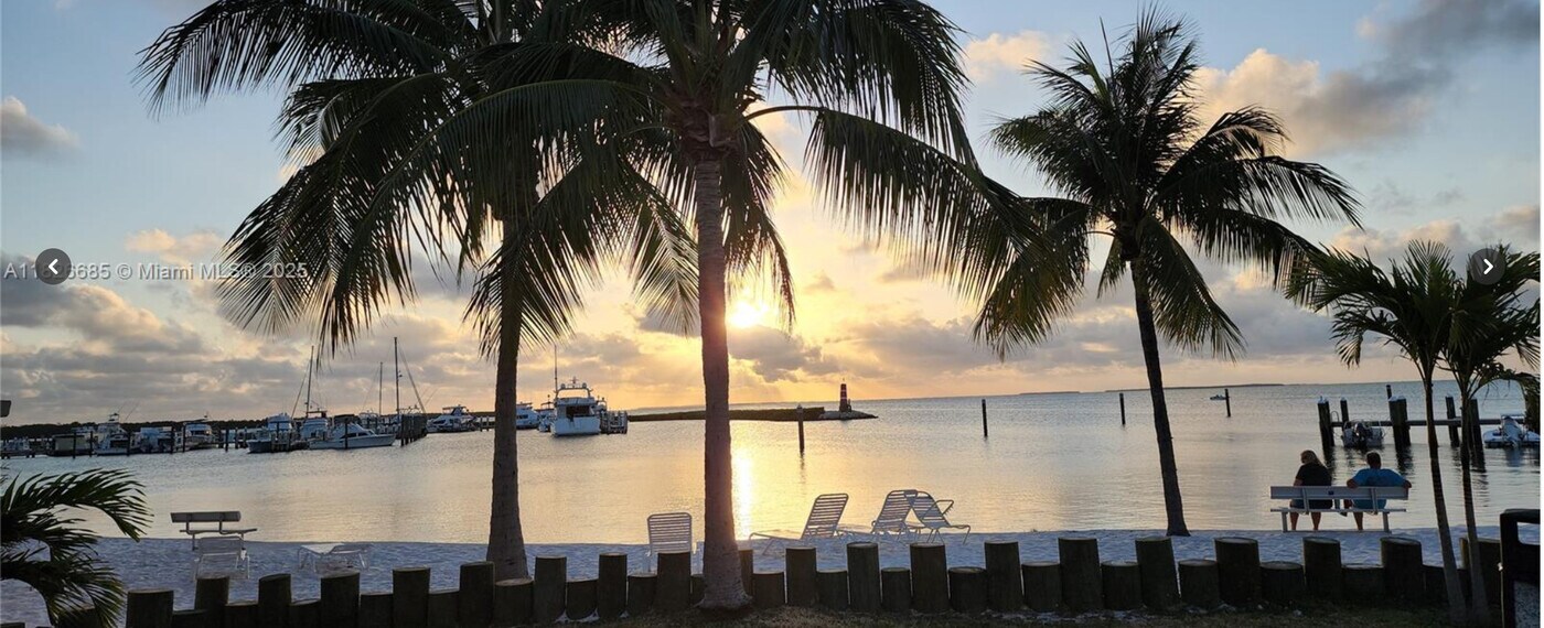 87200 Overseas Hwy, Unit E4 in Islamorada, FL - Building Photo