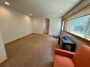 1144 NW Stannium Rd in Bend, OR - Building Photo - Building Photo