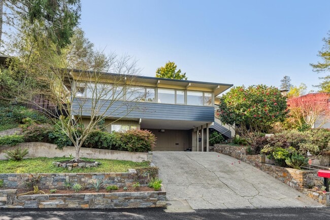 664 Woodmont Ave in Berkeley, CA - Foto de edificio - Building Photo