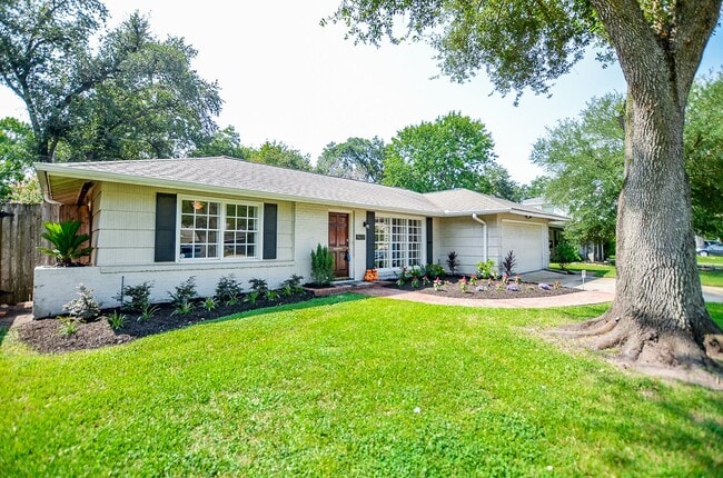 property at 5421 Pagewood Ln