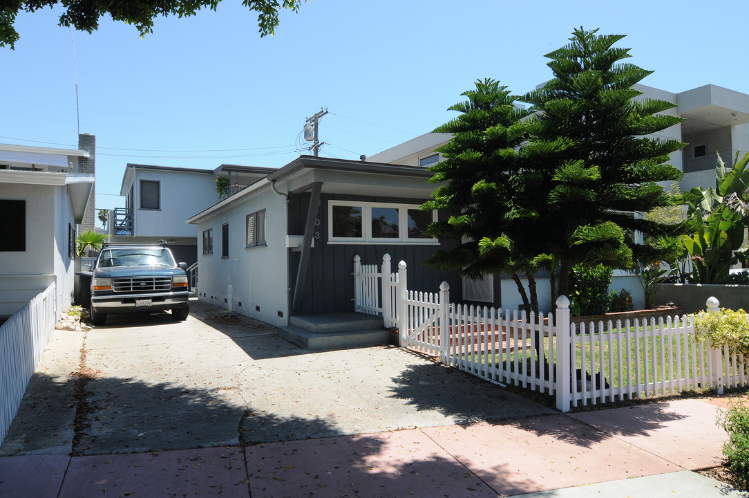 103 Avenida Aragon in San Clemente, CA - Building Photo