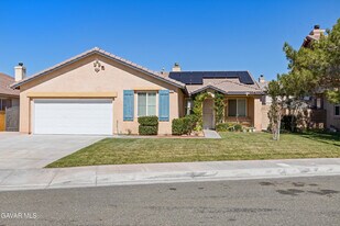 5909 Viking in Palmdale, CA - Building Photo