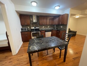 3833 Baring St, Unit 2 in Philadelphia, PA - Building Photo - Building Photo