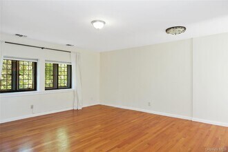 403 Chateau Rive, Unit 403 in Peekskill, NY - Foto de edificio - Building Photo