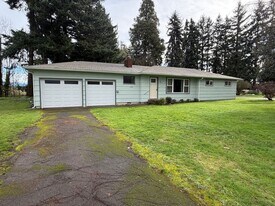 37243 Meredith Dr in Lebanon, OR - Building Photo