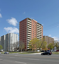 Fairmont Place in Toronto, ON - Building Photo - Building Photo