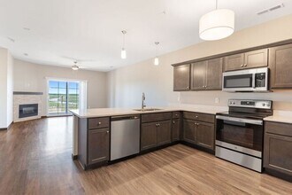 2873 Spring Rose Cir in Coralville, IA - Building Photo - Building Photo