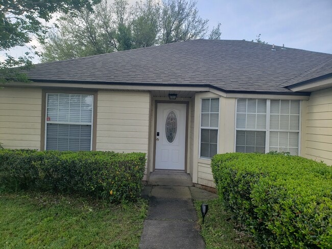 3637 Morning Meadow Ln in Orange Park, FL - Building Photo - Building Photo