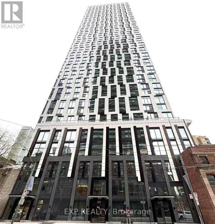 252-1252 Church St in Toronto, ON - Building Photo