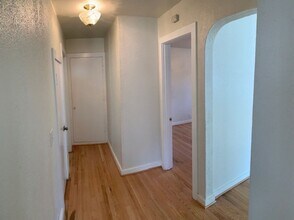 8019-8019 N Dwight Ave in Portland, OR - Building Photo - Building Photo