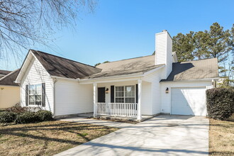 8012 Highland Pkwy in Fairburn, GA - Building Photo - Building Photo